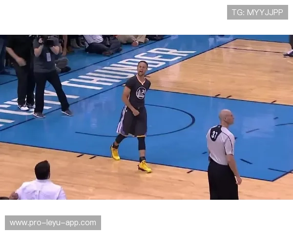 勇士教练战术革新，三分雨成常态威慑联赛