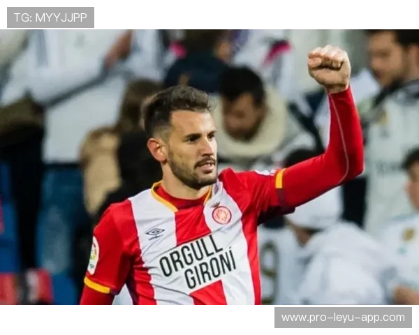 凯西中场远距离轰炸洞穿球门——一次关于坚持与突破的成长之路 凯西中场远距离轰炸洞穿球门——一次关于坚持与突破的成长之路