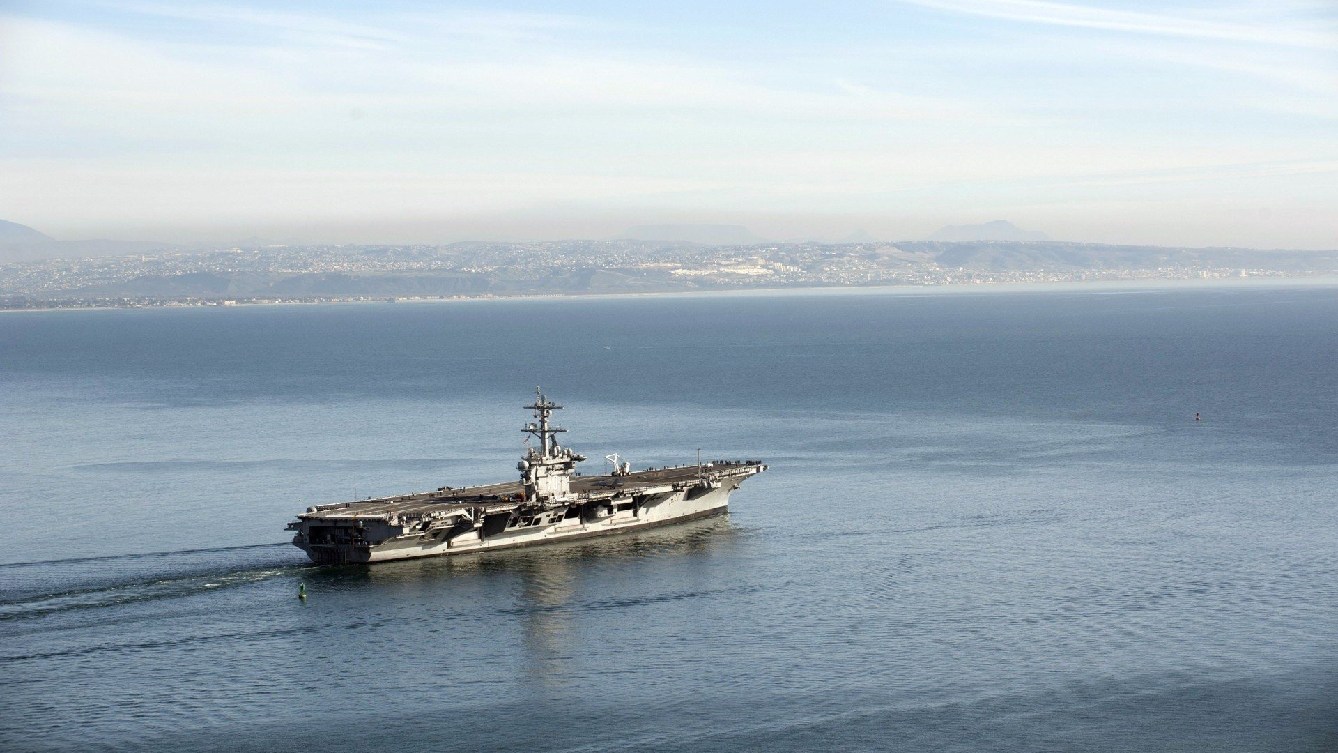 热刺利用中场厚度组织有效反击,热刺中场球员